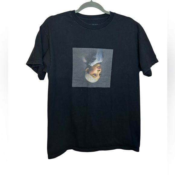 Ariana Grande Sweetener World Tour Cotton Tee - Picture 1 of 4